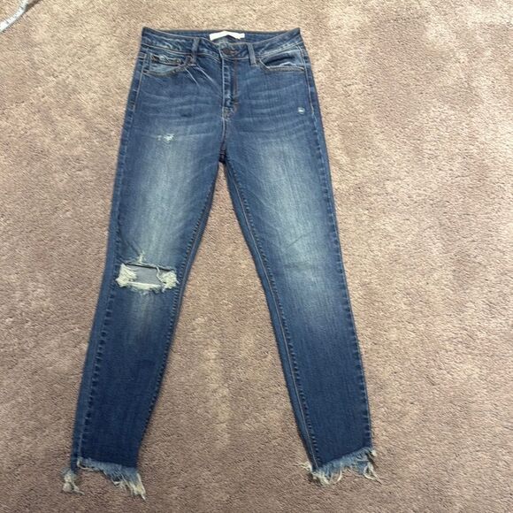 Hidden denim - from buckle - size 28 like new! Stretchy! Frayed hem! Crop! - Picture 1 of 8